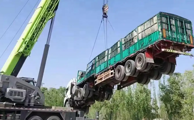 石楼道路脱困救援案例